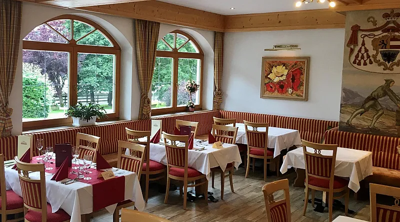 restaurant2.jpg